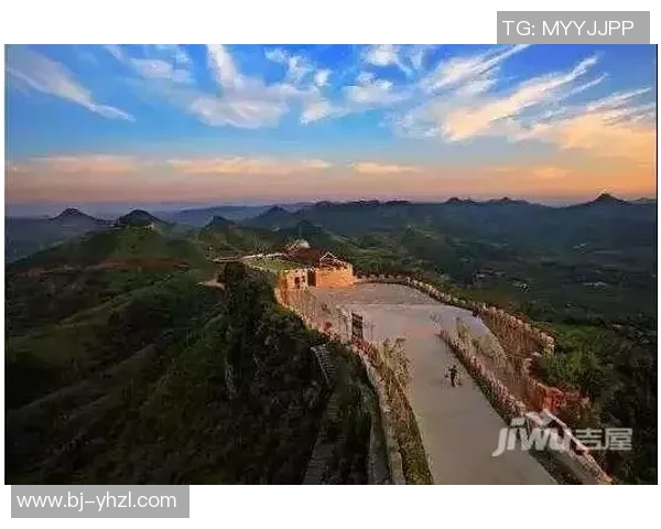 “爷爷老家是山东沂蒙革新老区的，听到进场曲，眼角湿润了……”